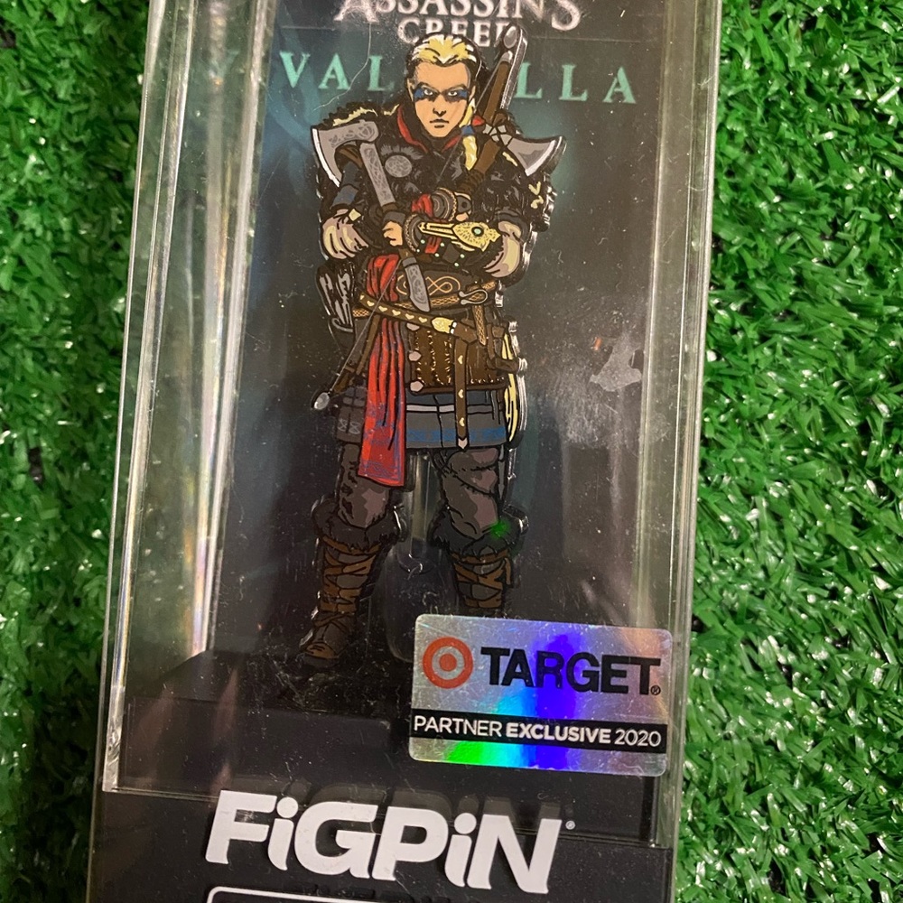 Assassins creed exclusive female eivor figpin funko pop